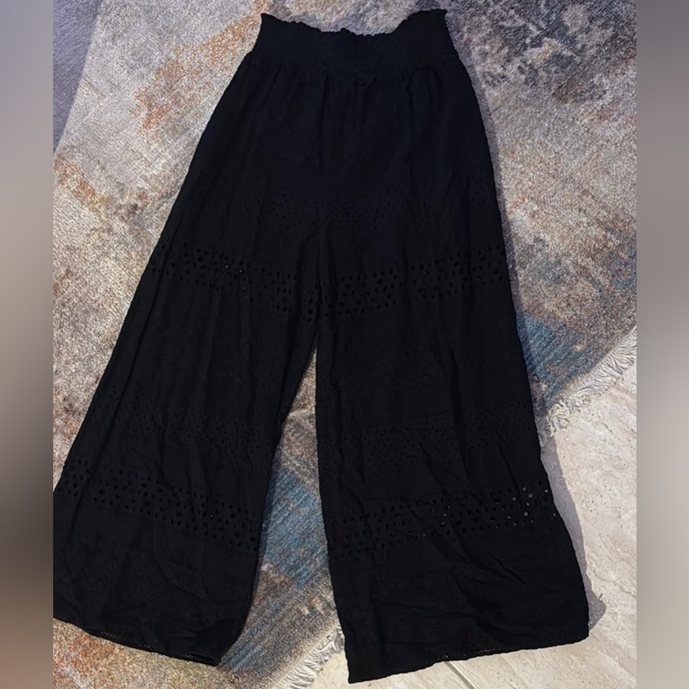 Alice + Olivia Black Wide-Leg Lace Pants - Picture 3 of 5